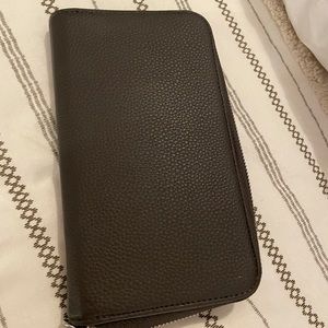 Thirty-One All About the Benjamins Wallet